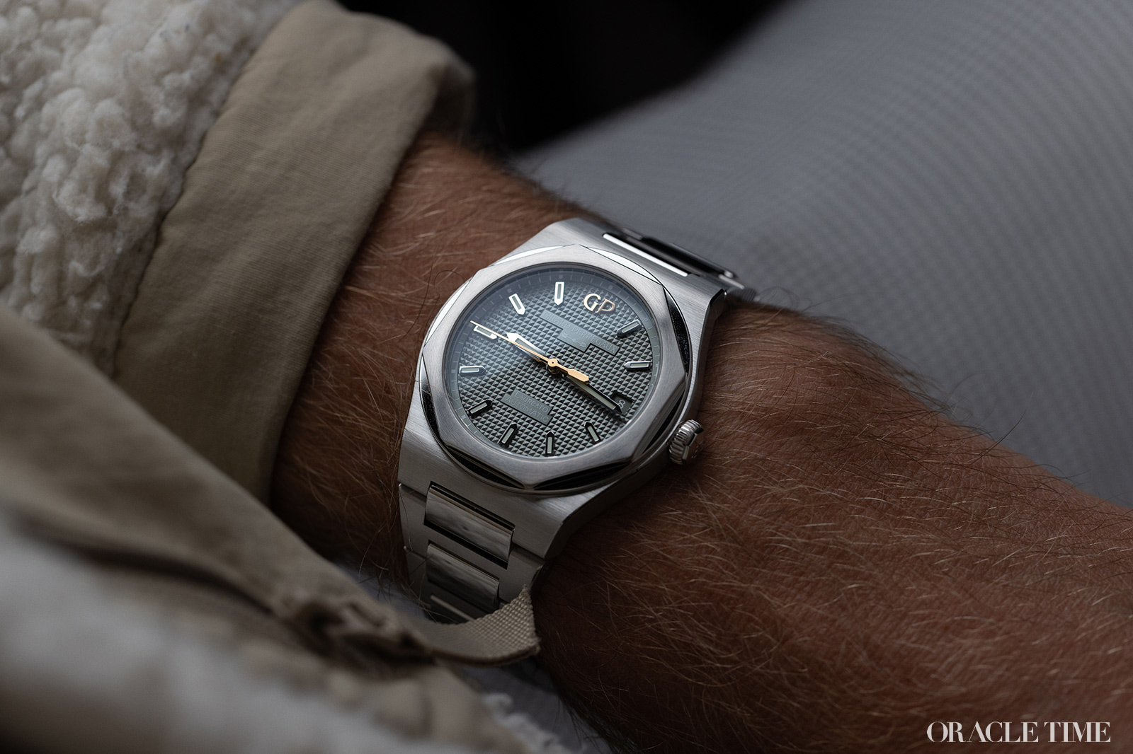 Girard-Perregaux Laureato 38mm Sage Green
