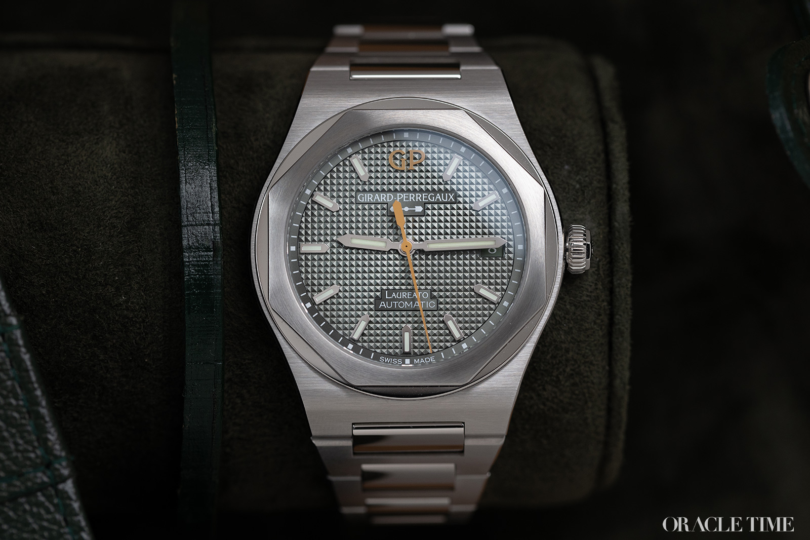 Girard-Perregaux Laureato 38mm Sage Green